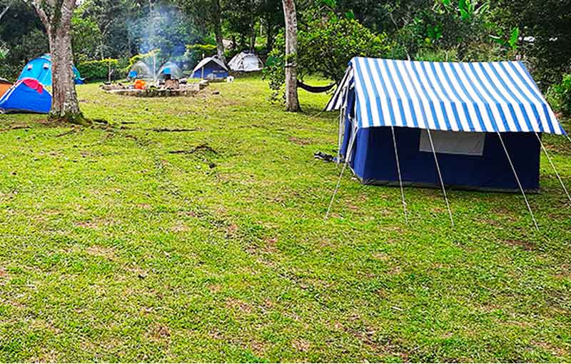 Zona-Camping-alplio-espacio Riachuelo Vereda Namay